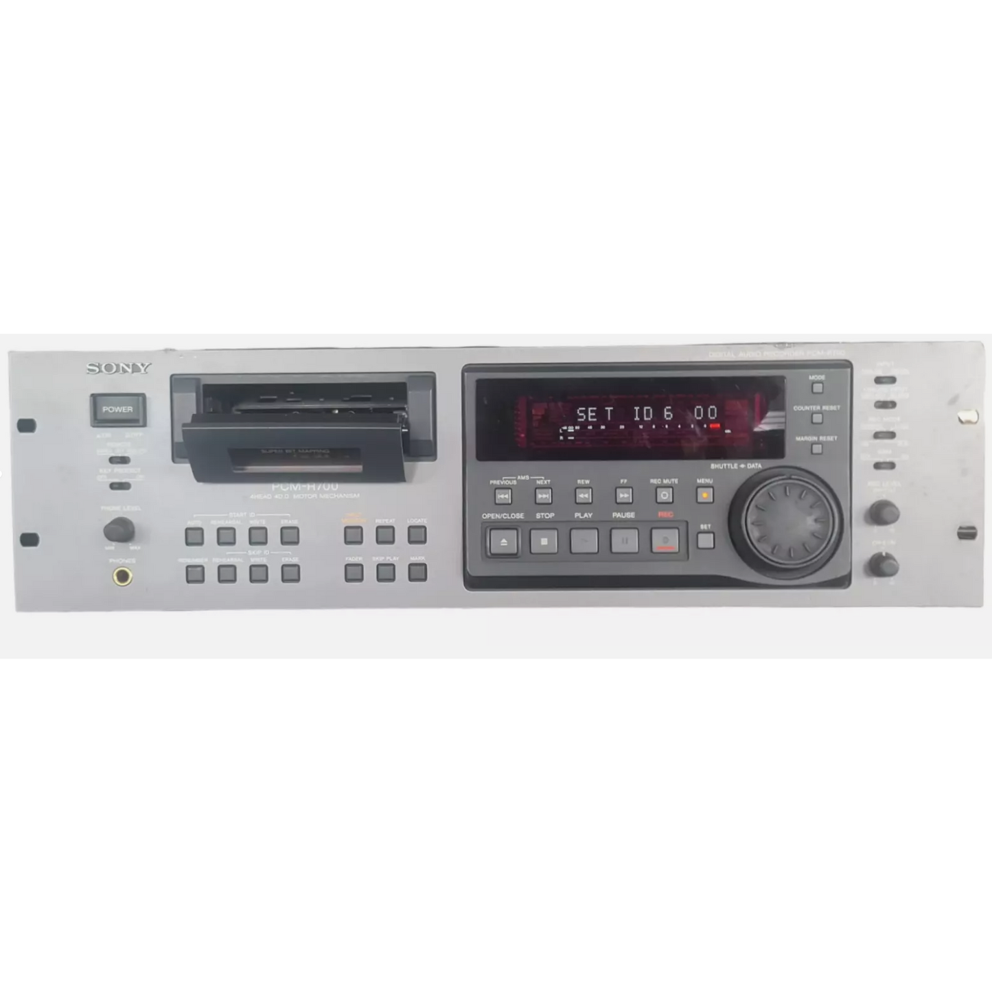 SONY PCM-R700 ANALOG/DIGITAL AUDIO RECORDER RACK MOUNTABLE
