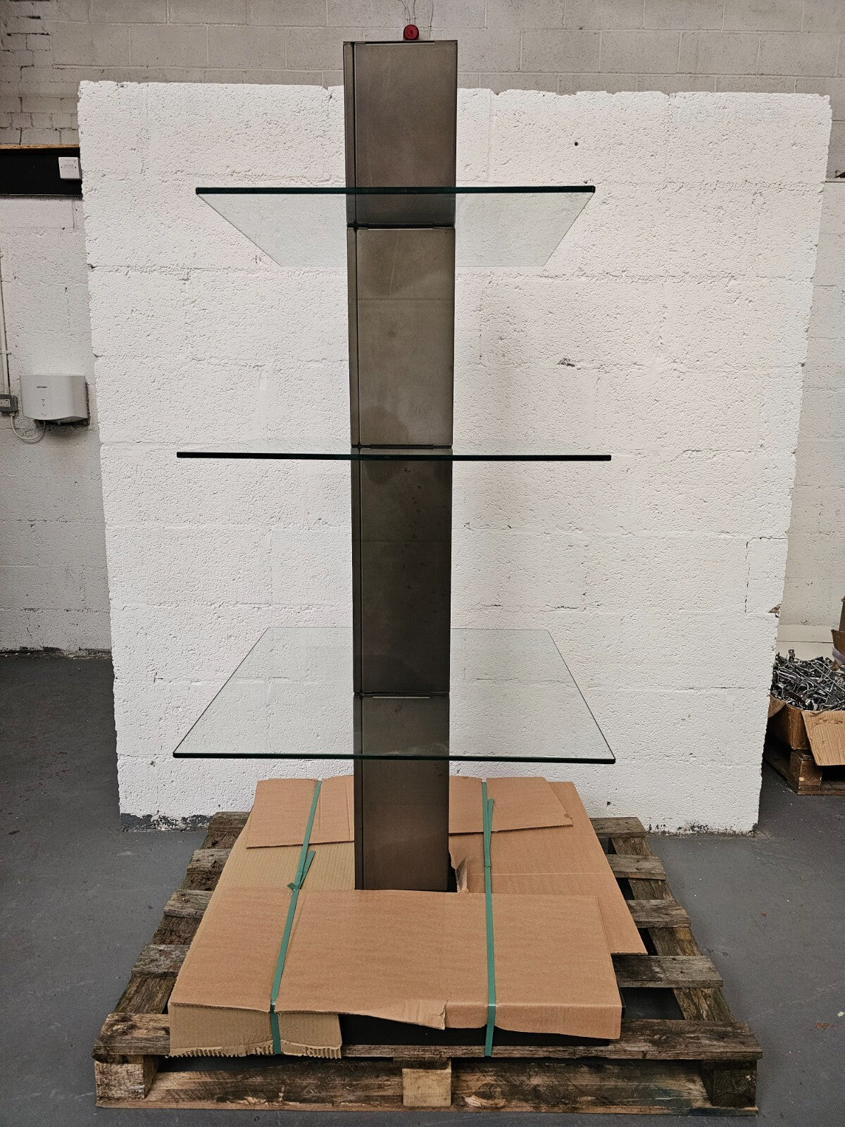 MODERN GLASS DISPLAY PYRAMID RETAIL SHOP ISLAND 3 TIER GONDOLA SHELVING SHOWCASE