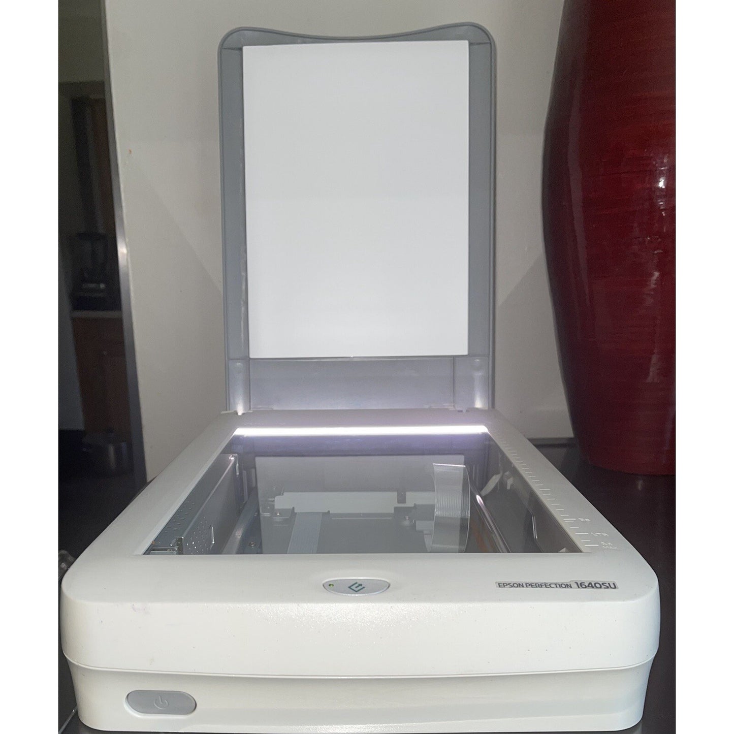 EPSON PERFECTION 1640SU A4 PHOTO COMPACT SCANNER 1600DPI FILM & SLIDE SCANNING   -    GOOD - REFURBISHED